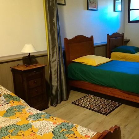 Bed and Breakfast La Ferme Du Crie Chaudeyrolles Exterior foto