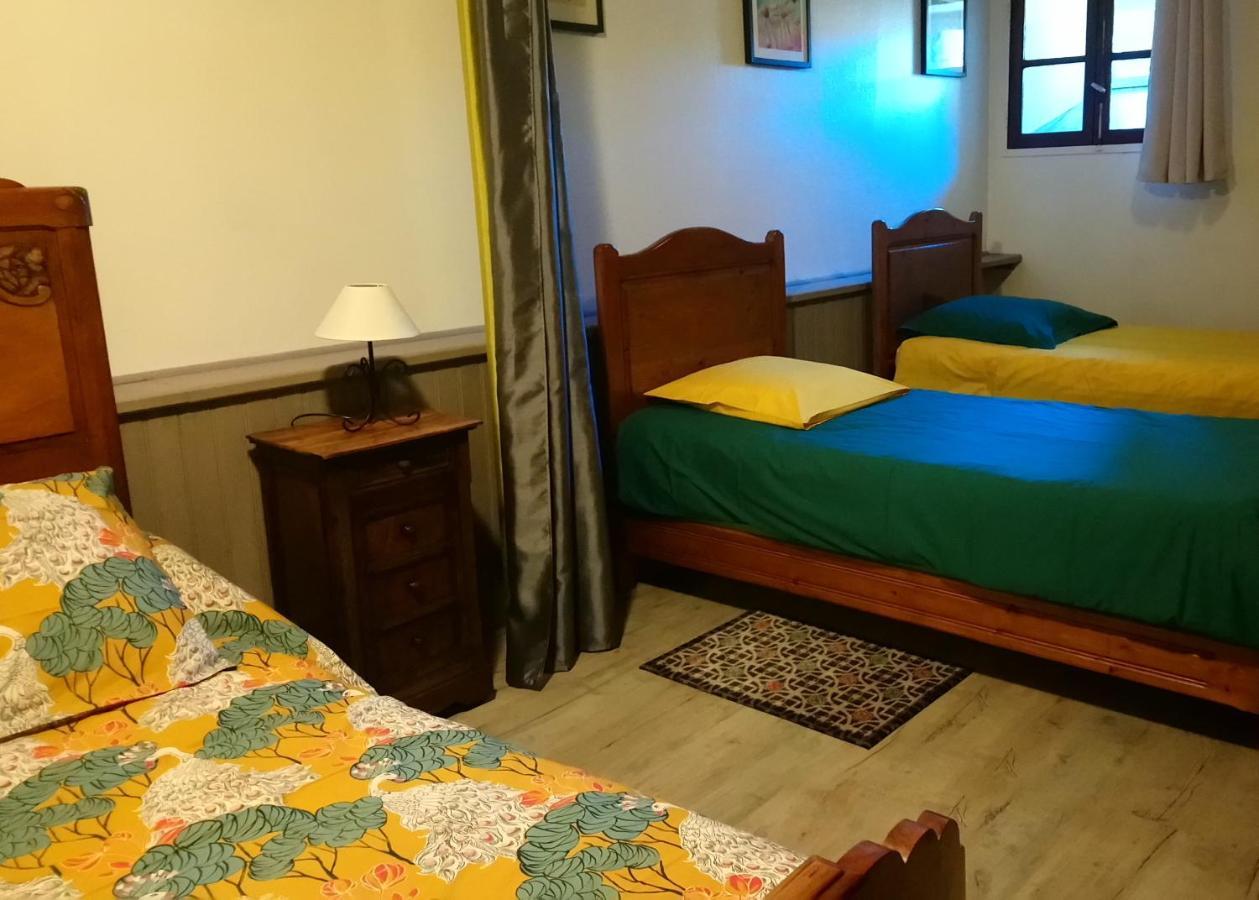 Bed and Breakfast La Ferme Du Crie Chaudeyrolles Exterior foto
